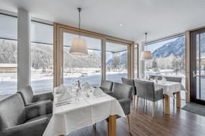 thumbnail: Restaurant