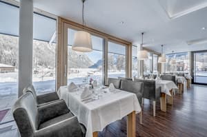 thumbnail: Restaurant