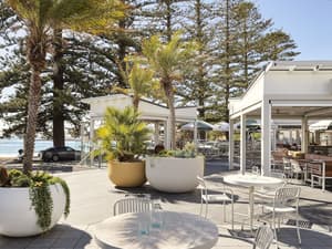 thumbnail: Outdoor dining