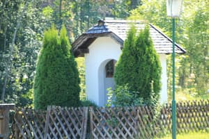 thumbnail: Exterior detail