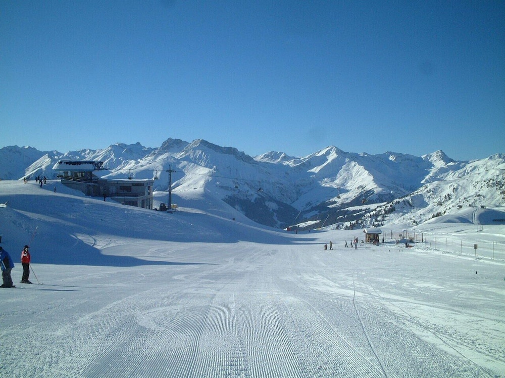 Snow and ski sports
