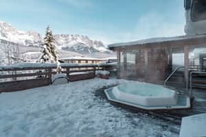 thumbnail: Outdoor spa tub