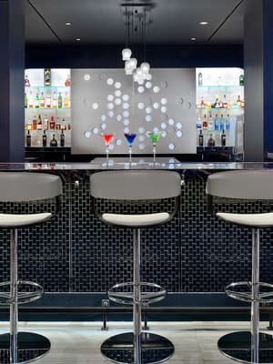 thumbnail: Bar (on property)