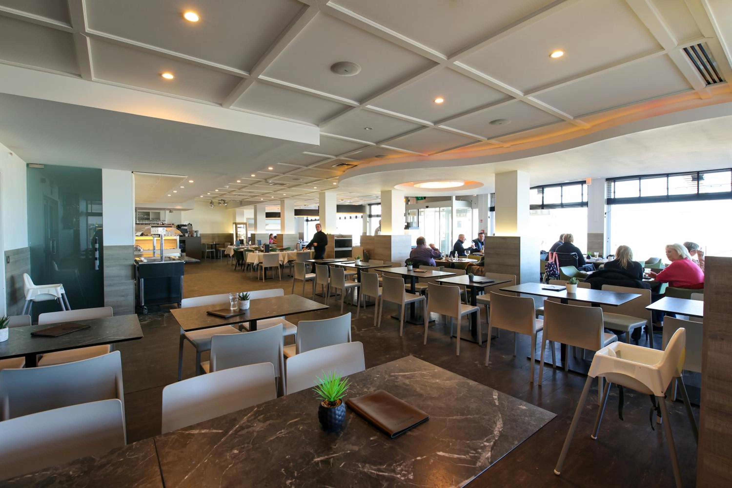 Restaurant-cafeteria