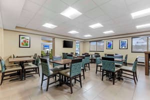 thumbnail: Breakfast area