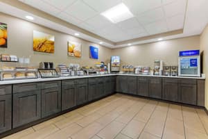 thumbnail: Breakfast area