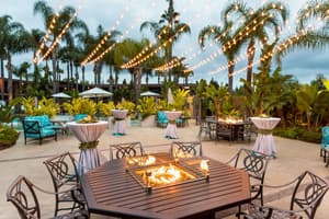 thumbnail: Outdoor dining