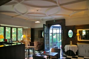 thumbnail: Interior entrance