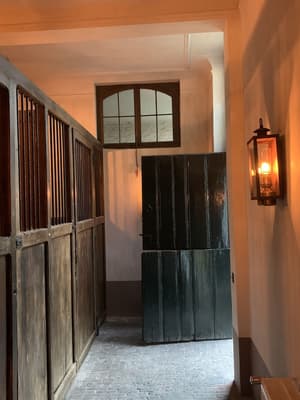 thumbnail: Interior detail