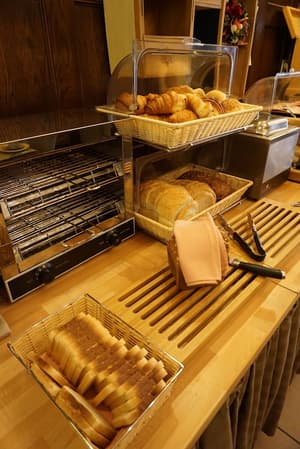 thumbnail: Breakfast area