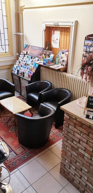 thumbnail: Lobby sitting area