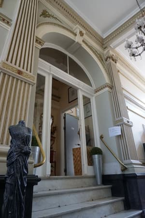 thumbnail: Interior entrance