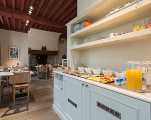 thumbnail: Breakfast area