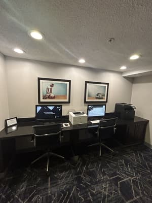 thumbnail: Business center