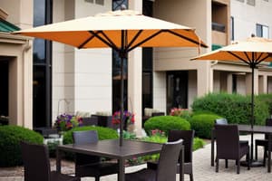 thumbnail: Bar (on property)