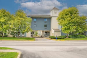 thumbnail: Front of property