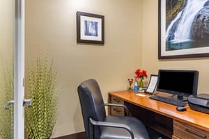 thumbnail: Business center