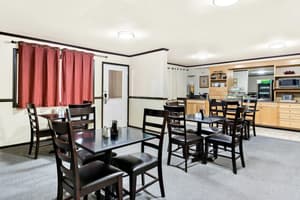 thumbnail: Breakfast area