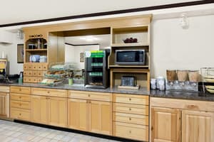 thumbnail: Breakfast area