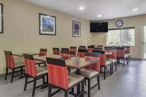 thumbnail: Breakfast area