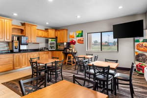 thumbnail: Breakfast area