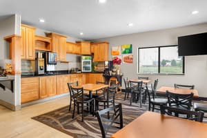 thumbnail: Breakfast area