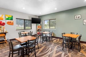 thumbnail: Breakfast area
