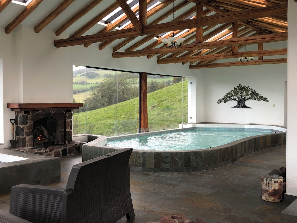 Indoor spa tub