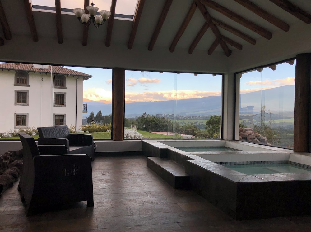 Indoor spa tub