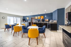 thumbnail: Breakfast area