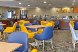 thumbnail: Breakfast area