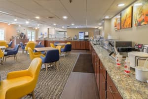 thumbnail: Breakfast area