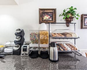 thumbnail: Breakfast area