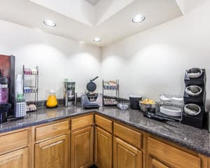 thumbnail: Breakfast area