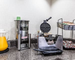 thumbnail: Breakfast area