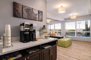 thumbnail: Breakfast area