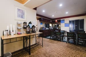 thumbnail: Breakfast area