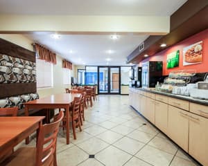 thumbnail: Breakfast area