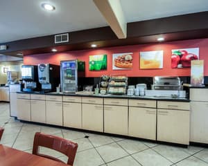 thumbnail: Breakfast area