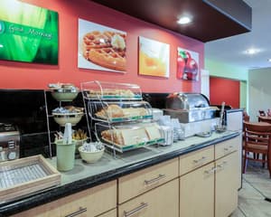 thumbnail: Breakfast area