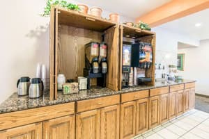 thumbnail: Breakfast area