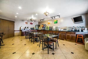 thumbnail: Breakfast area