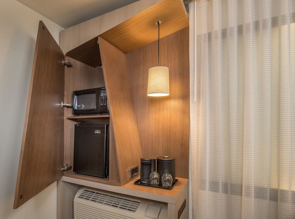 Mini-refrigerator