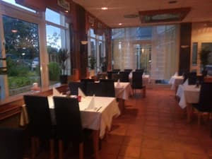 thumbnail: Restaurant