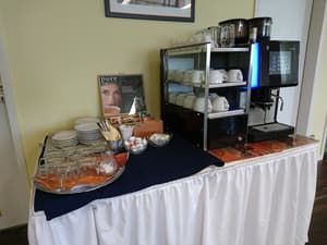thumbnail: Breakfast area