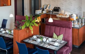 thumbnail: Breakfast area