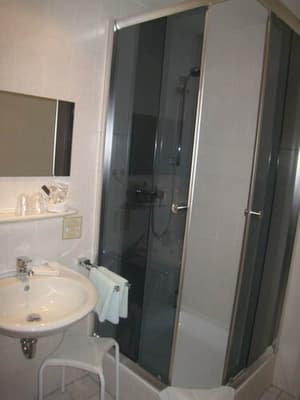thumbnail: Bathroom shower