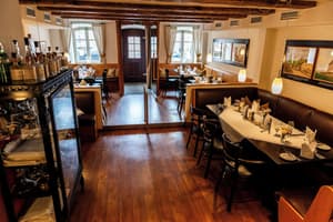 thumbnail: Restaurant