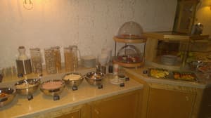 thumbnail: Breakfast area