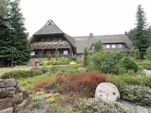 thumbnail: Exterior